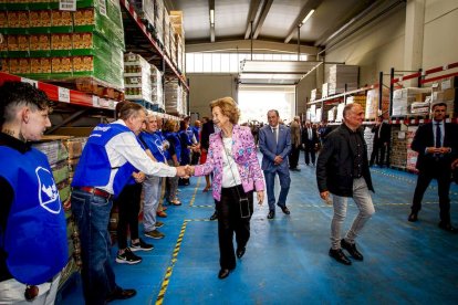 Visita de la Reina Dª Sofía al Banco de Alimentos de Soria.