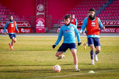 Primer entrenamiento de Zarzana con el CD Numancia. MARIO TEJEDOR (59)