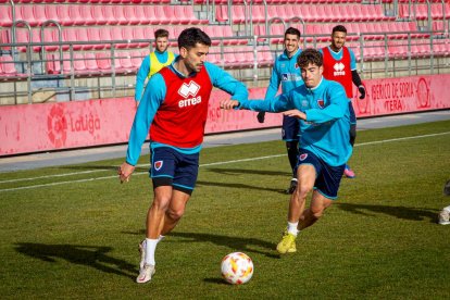 Primer entrenamiento de Zarzana con el CD Numancia. MARIO TEJEDOR (62)