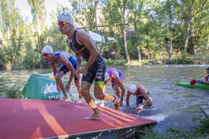 Triatlón en Almazán - MARIO TEJEDOR
