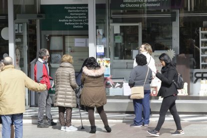 Edificios públicos cerrados y situación en la capital - Fotógrafo Luis Ángel Tejedor (20)