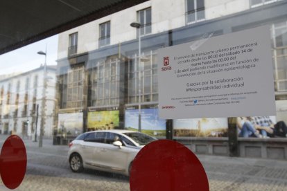Edificios públicos cerrados y situación en la capital - Fotógrafo Luis Ángel Tejedor (24)
