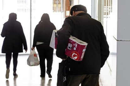 Situación del comercio en la capital - Fotografo Mario Tejedor (64)