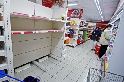 Situación del comercio en la capital - Fotografo Mario Tejedor (66)