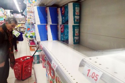 Situación del comercio en la capital - Fotografo Mario Tejedor (74)