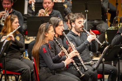 Concierto didáctico de la Banda Municipal de Música. MARIO TEJEDOR (16)
