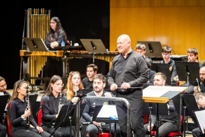 Concierto didáctico de la Banda Municipal de Música. MARIO TEJEDOR (19)