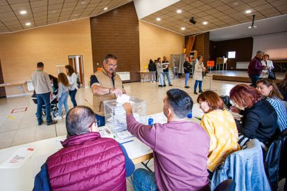 Votaciones en los pueblos para los ayuntamientos del mundo rural. MARIO TEJEDOR