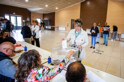 Votaciones en los pueblos para los ayuntamientos del mundo rural. MARIO TEJEDOR