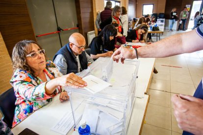 Votaciones en los pueblos para los ayuntamientos del mundo rural. MARIO TEJEDOR