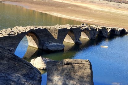 Puente romano de Vinuesa.-RAQUEL FERNÁNDEZ