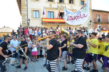 Fiestas de Vinuesa 2022, día de la Pingada del Mayo. RAQUEL FERNÁNDEZ