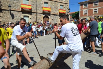 Fiestas de Vinuesa 2022, día de la Pingada del Mayo. RAQUEL FERNÁNDEZ