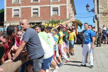 Fiestas de Vinuesa 2022, día de la Pingada del Mayo. RAQUEL FERNÁNDEZ