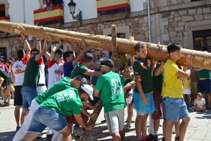 Fiestas de Vinuesa 2022, día de la Pingada del Mayo. RAQUEL FERNÁNDEZ
