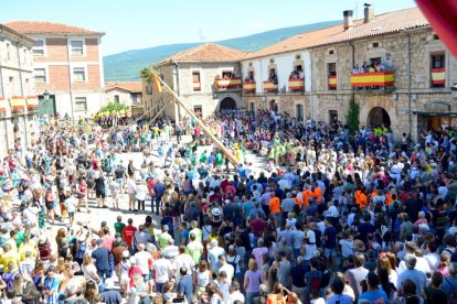 Fiestas de Vinuesa 2022, día de la Pingada del Mayo. RAQUEL FERNÁNDEZ