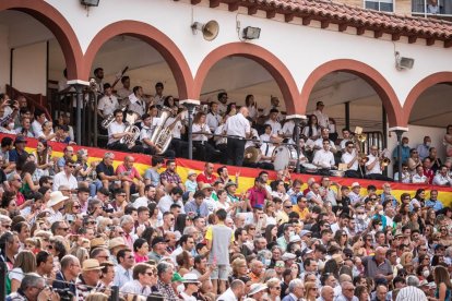 Corrida de rejones en la plaza de toros de Soria.-G. MONTESEGURO