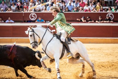 Corrida de rejones en la plaza de toros de Soria.-G. MONTESEGURO
