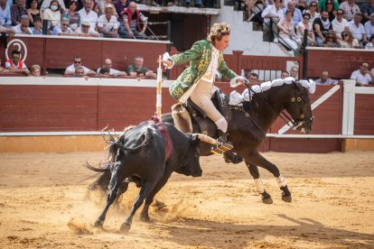 Corrida de rejones en la plaza de toros de Soria.-G. MONTESEGURO
