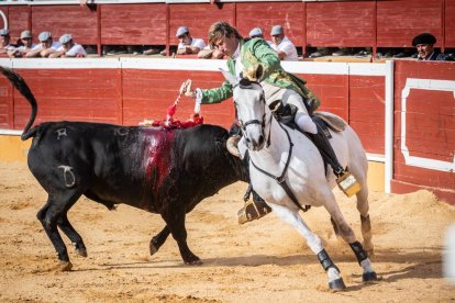 Corrida de rejones en la plaza de toros de Soria.-G. MONTESEGURO