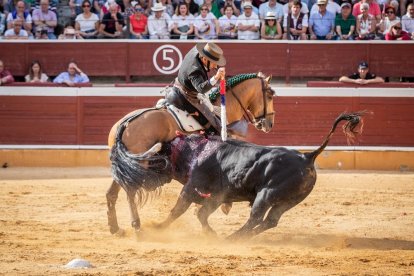 Corrida de rejones en la plaza de toros de Soria.-G. MONTESEGURO