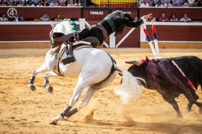 Corrida de rejones en la plaza de toros de Soria.-G. MONTESEGURO