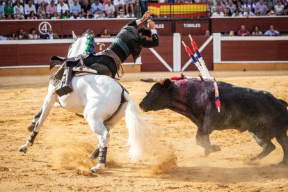 Corrida de rejones en la plaza de toros de Soria.-G. MONTESEGURO