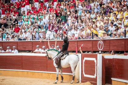 Corrida de rejones en la plaza de toros de Soria.-G. MONTESEGURO