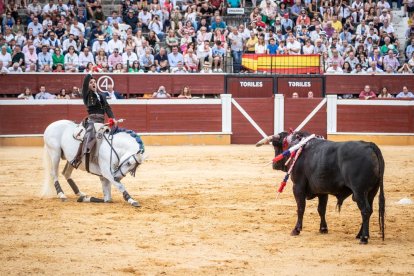 Corrida de rejones en la plaza de toros de Soria.-G. MONTESEGURO