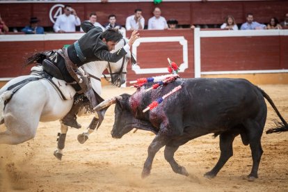 Corrida de rejones en la plaza de toros de Soria.-G. MONTESEGURO