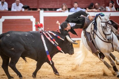 Corrida de rejones en la plaza de toros de Soria.-G. MONTESEGURO