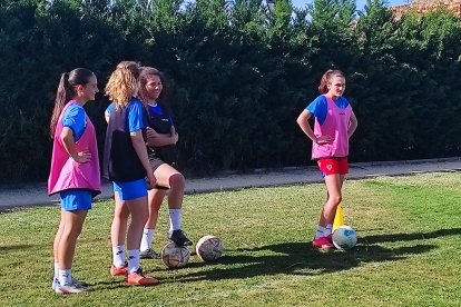 San Esteban femenino de fútbol. ANA HERNANDO