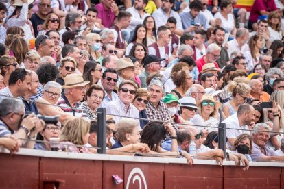 Corrida de rejones en la plaza de toros de Soria.-G. MONTESEGURO