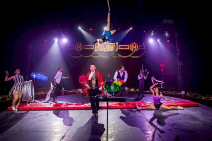 Gran circo Holiday. MARIO TEJEDOR (10)