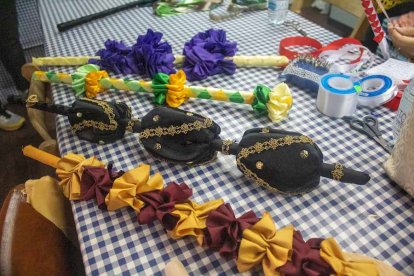 Curso de cachirulos y banderillas.-S..O.