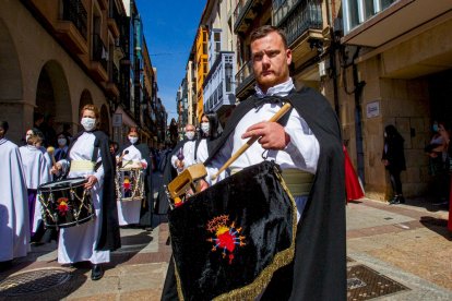 Procesión del Domingo de resurreción. Encuentro de la Virgen de la Alegría y Jesús Resucitado - MARIO TEJEDOR (5)