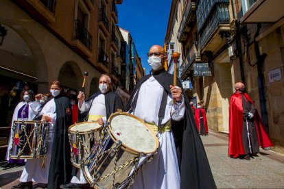 Procesión del Domingo de resurreción. Encuentro de la Virgen de la Alegría y Jesús Resucitado - MARIO TEJEDOR (6)