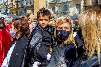 Procesión del Domingo de resurreción. Encuentro de la Virgen de la Alegría y Jesús Resucitado - MARIO TEJEDOR (11)