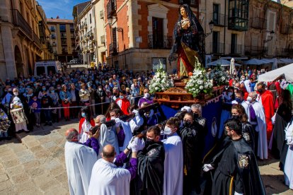 Procesión del Domingo de resurreción. Encuentro de la Virgen de la Alegría y Jesús Resucitado - MARIO TEJEDOR (12)