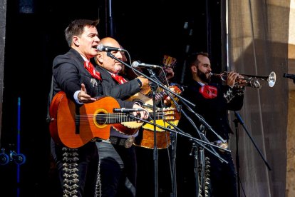 Mariachi El Rey para los San Saturios. MARIO TEJEDOR (15)