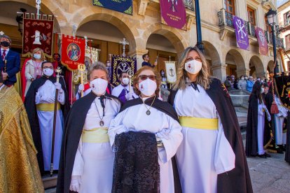Procesión del Domingo de resurreción. Encuentro de la Virgen de la Alegría y Jesús Resucitado - MARIO TEJEDOR (38)