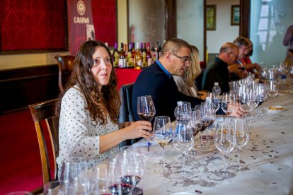 Concurso de vinos caseros en el Casino. MARIO TEJEDOR (21)