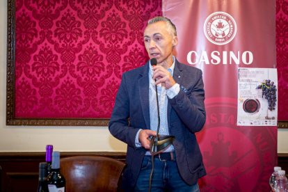 Concurso de vinos caseros en el Casino. MARIO TEJEDOR (29)