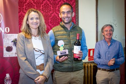 Concurso de vinos caseros en el Casino. MARIO TEJEDOR (39)