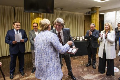 El Ayuntamiento de Soria entrega placas de agradecimiento a los Jurados de 2022. MARIO TEJEDOR (20)