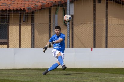 Derbi de tercera Numancia B vs Almazán - Mario Tejedor (18)