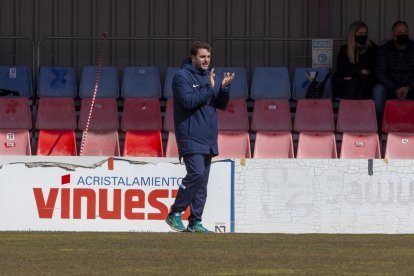 Derbi de tercera Numancia B vs Almazán - Mario Tejedor (11)