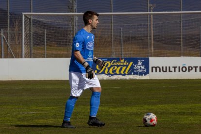Derbi de tercera Numancia B vs Almazán - Mario Tejedor (4)