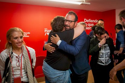 El PSOE vuelve a arrasar en la capital. MARIO TEJEDOR (17)