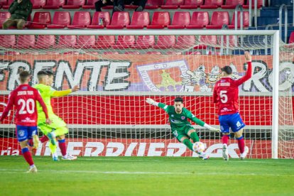 CD Numancia vs Real Sporting. MARIO TEJEDOR (17)